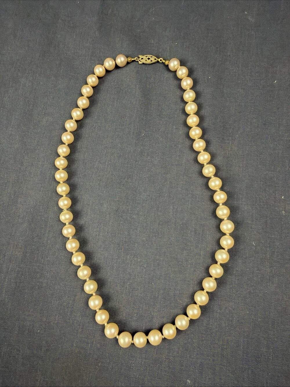 16” Vintage Elegant Knotted Imitation Pearl Necklace